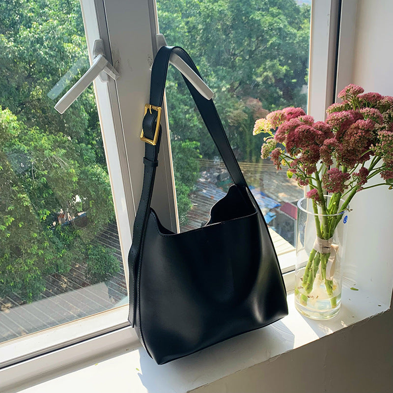 Spring large capacity bucket bag retro messenger bag tote bag