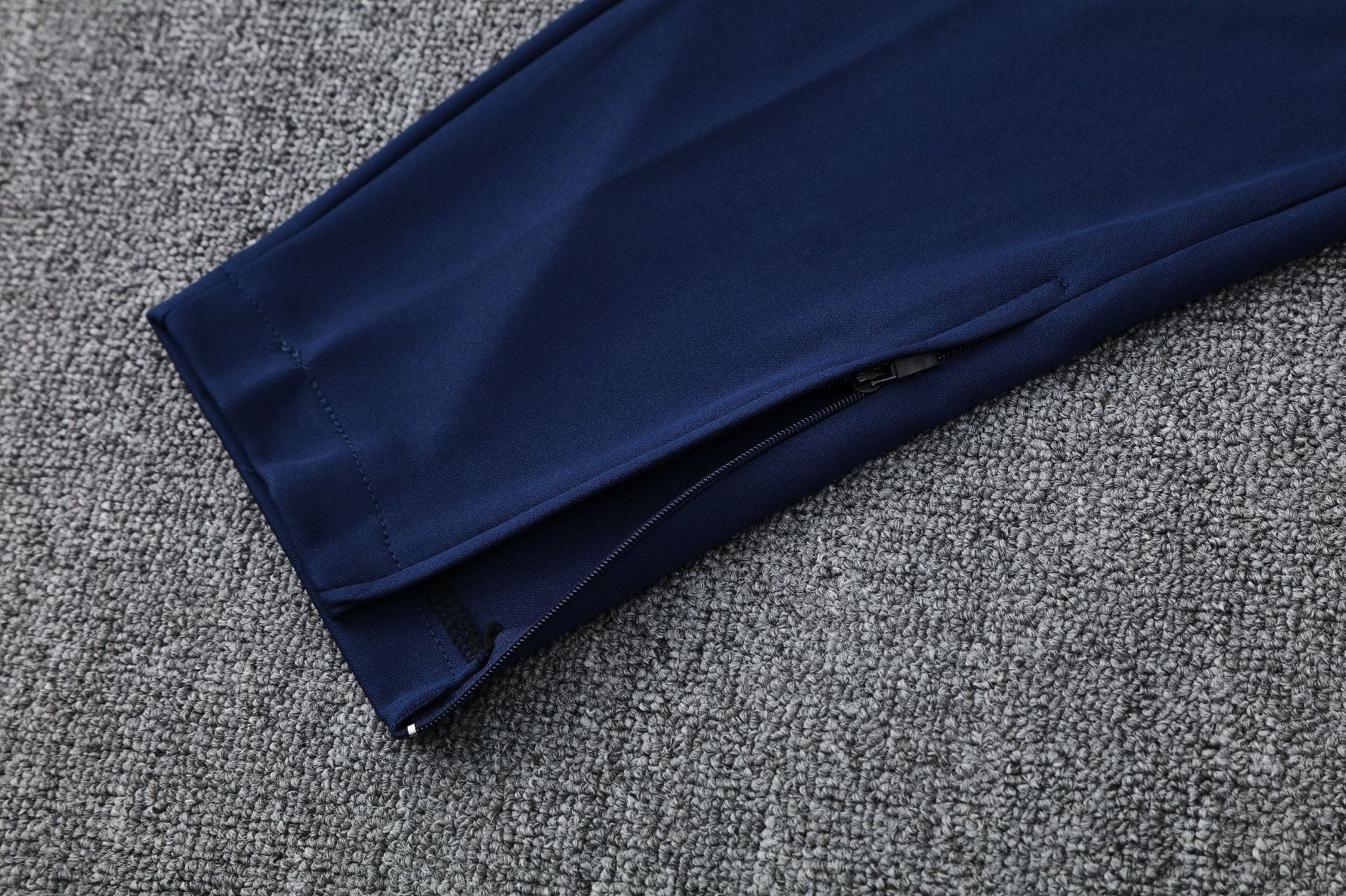 Half-zipper training suit in spring and autumn, long-sleeved slim exercise clothes, breathable quick-drying equipment.