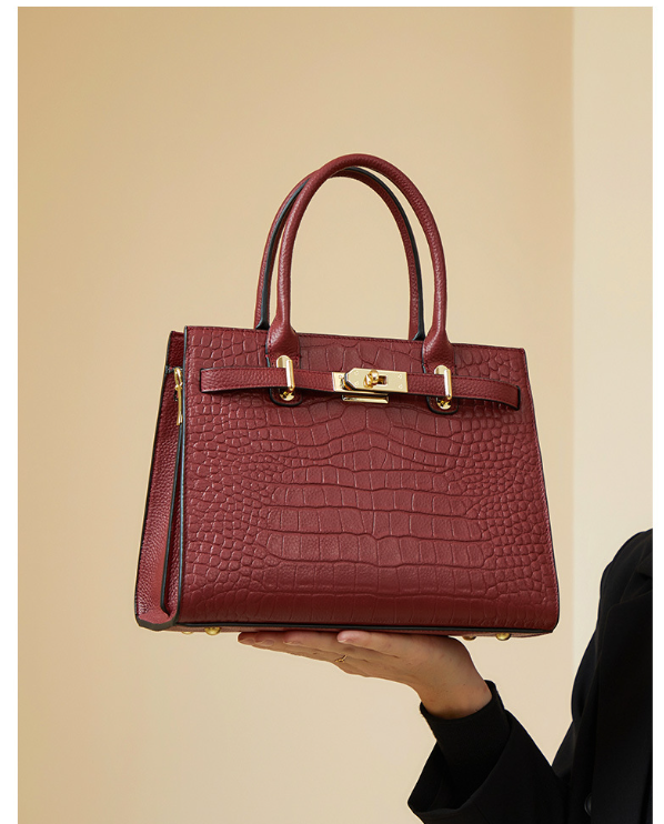 Women's versatile bag 2026 new summer fashion large capacity women's leather handbag